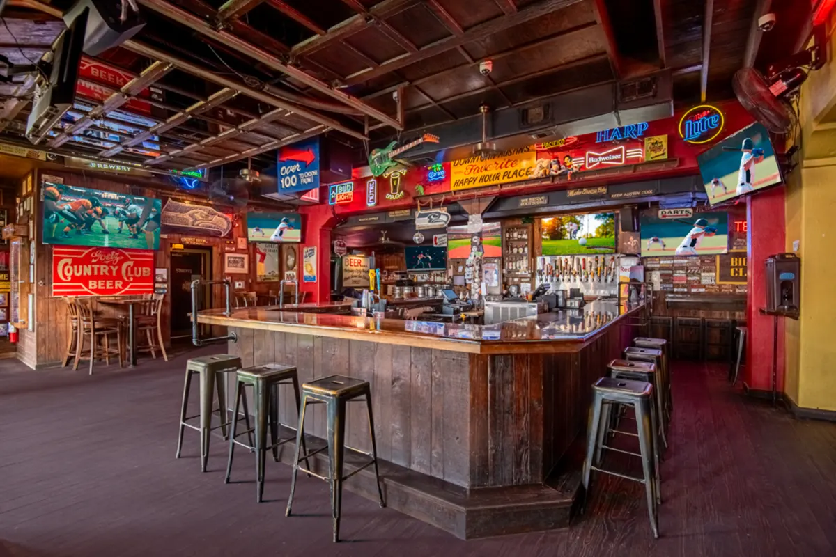Little Woodrow's West 6th
