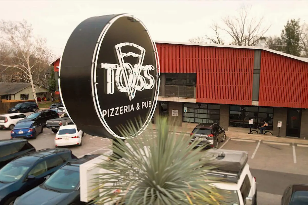 Toss Pizzeria & Pub (South 1st)